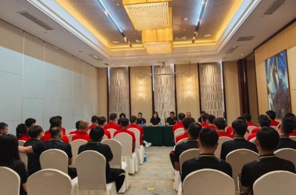 和洽想想，凝团聚力！苏州东吴足球俱乐部召开全体大会