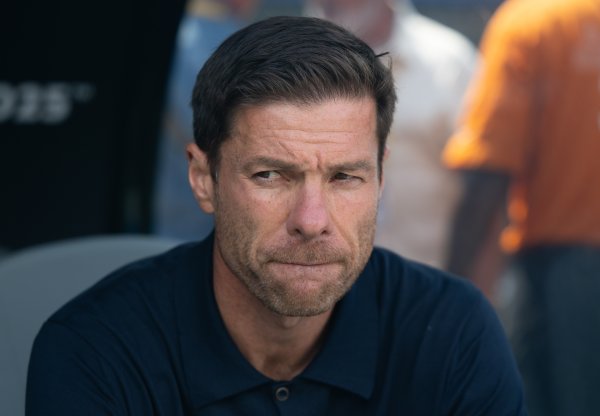 有能！阿隆索捏教皇马前19场比赛16场到手，21世纪以来首位