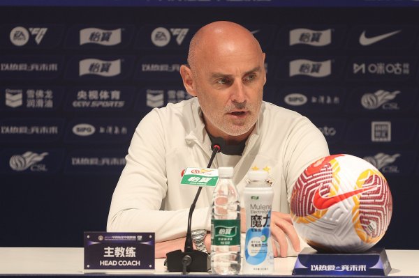 足球报：海港亚冠战日本球队全面下风，仅穆斯卡特留队是好音信