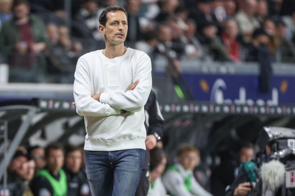 法鹰将帅：陈诉裁判多特进球越位但没用，德国杯前2轮没VAR分歧理