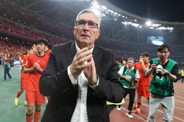 足球报：伊万把最令东说念主失望的经验留给了国足，未作念到知东说念主善任