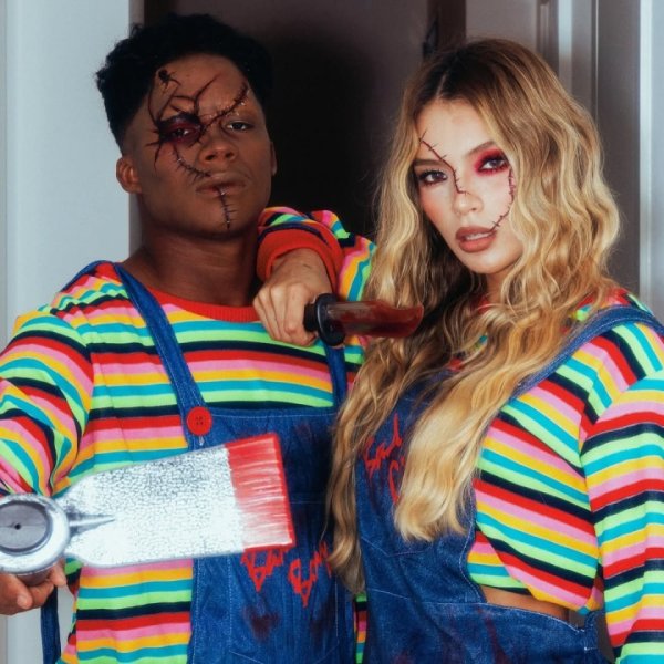 😈恩德里克与老婆晒万圣节cos，演出鬼娃回魂恐怖公仔