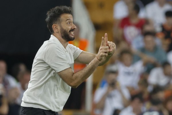 瓦伦主帅：上半场咱们确凿没出半场 在边路受到了皇马很大的压力