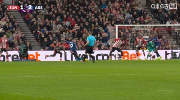 震天动地！特罗萨德献精彩寰宇波，阿森纳反超比分2-1桑德兰！