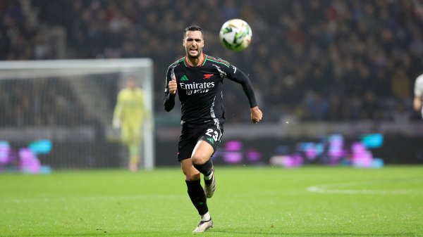 助攻萨卡破门，梅里诺老本年阿森纳在英超第三位参与10+进球球员