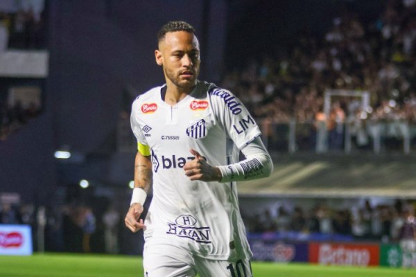 ESPN：内马尔周五莫得随队赶赴客场，进行肌肉履行后周六抵达