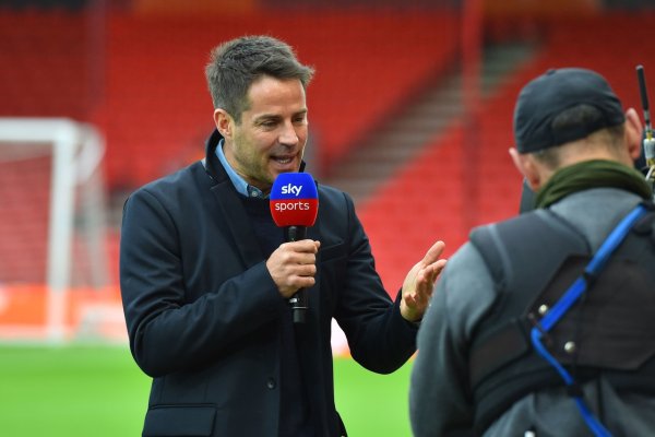 小雷: 热刺的进展太差了 如果场拳击比赛 裁判早该叫停了