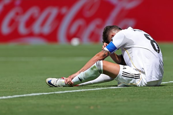 马卡报：巴尔韦德体格仍是接近极限，此次拉伤是握续超负荷的警报