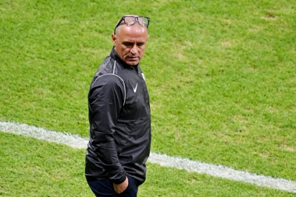 0-6惨败！斯洛伐克主帅：咱们很难跟上敌手，将好好准备附加赛