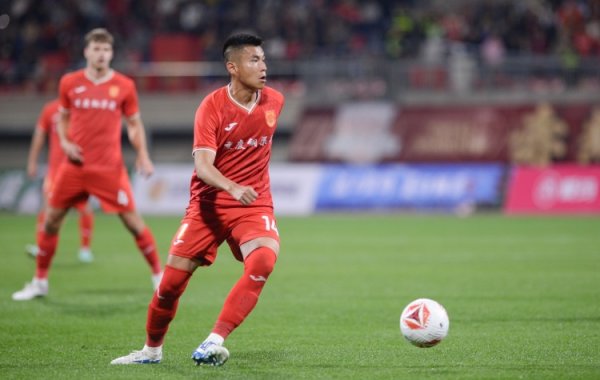 黄希扬：但愿在向余望们身上能结束世界球迷的愿望，走向世界杯