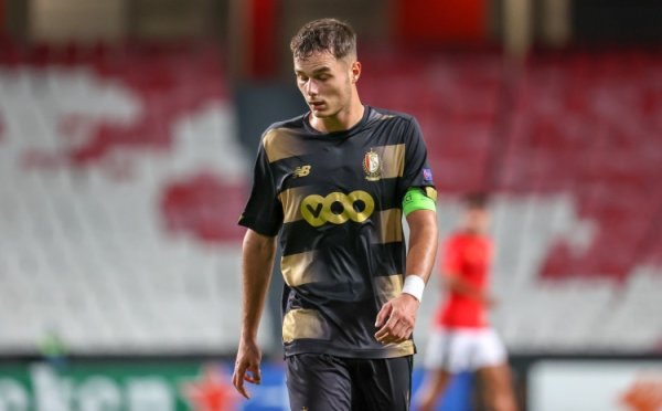 26岁国米旧将范赫斯登晓示退役，本月遇到生计第三次膝盖韧带重伤