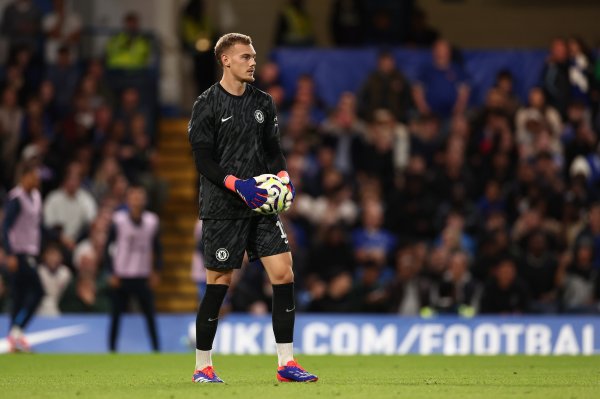 记者：切尔西莫得外租约恩森的联想，球员片晌转会离队可能性不大