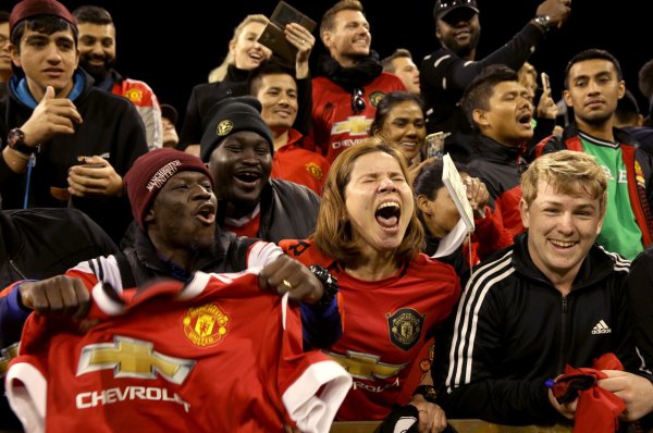 太阳报: 曼联责任主说念主员抽查客场球迷信息激励发火