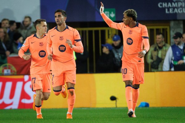 世体：巴萨客战切尔西有1736名球迷赴伦敦市欢，俱乐部会员1389东谈主